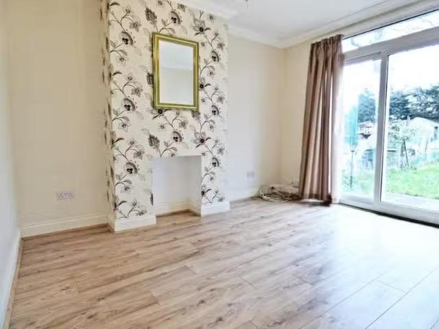 House for rent in Blackdown, Green Close