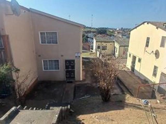 House for rent in Chatsworth
