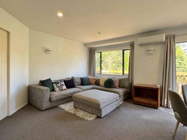 House for rent in Titirangi Beach, Waitākere Ranges