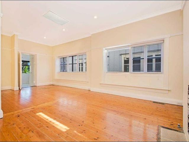House for rent in Lower North Shore, Sydney