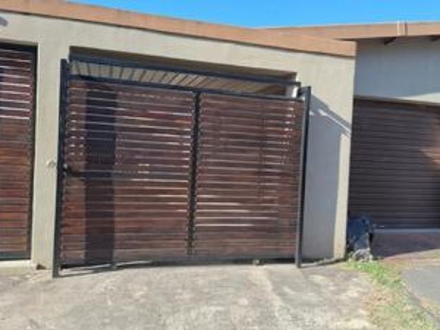 House for sale in Chatsworth, Kwazulu-natal