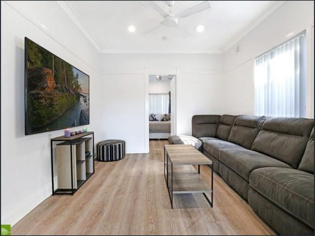 House for rent in Wollongong West, New South Wales