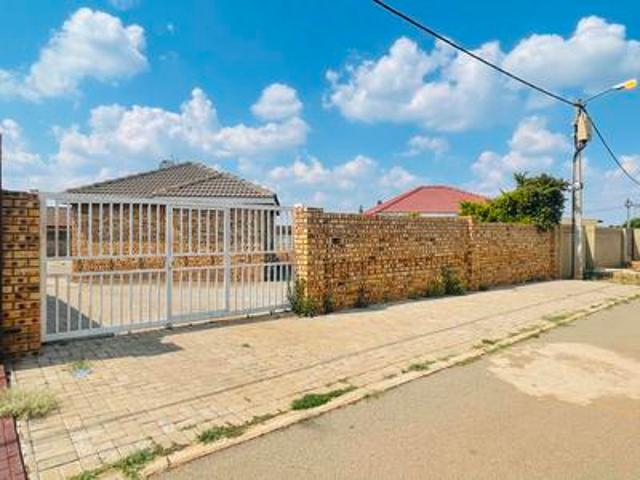 House for sale in Lenasia, Gauteng