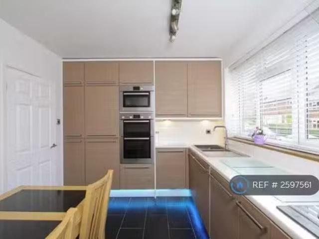 House for rent in Five Acres, Hertfordshire