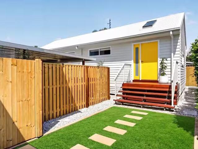 House for rent in Paradise Point, Gold Coast City