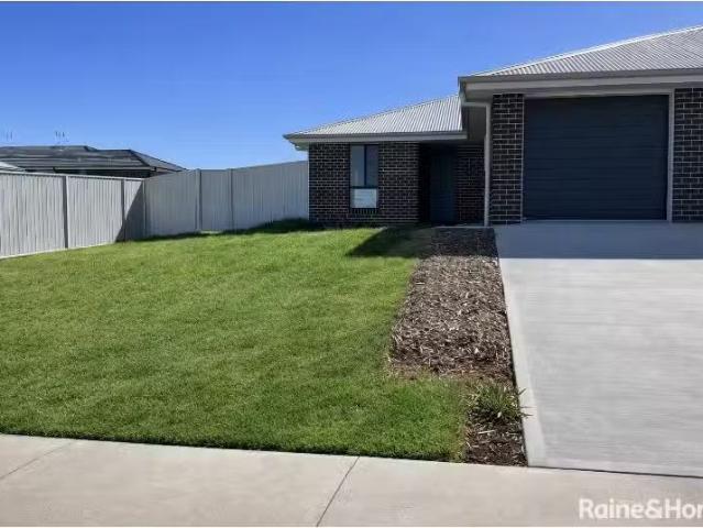 Condo for rent in Piallamore, New South Wales