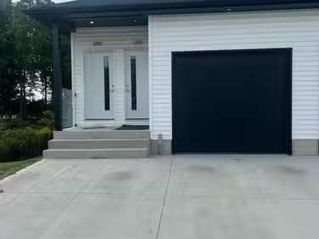 Condo for rent in Ontario