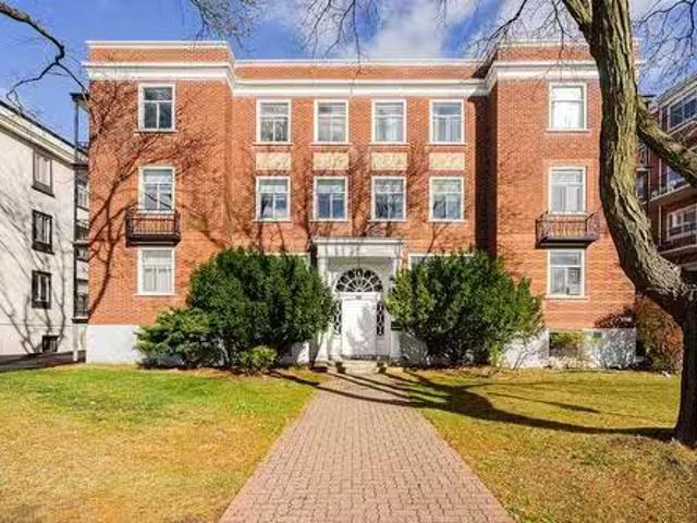Apartment for rent in Mont-royal, Quebec