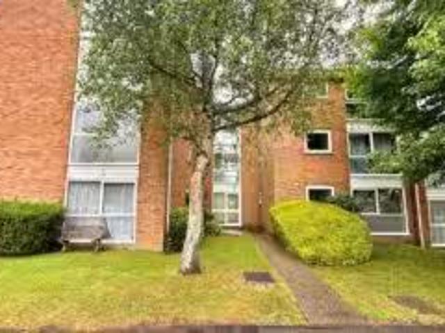 Apartment for rent in Fole, Surrey