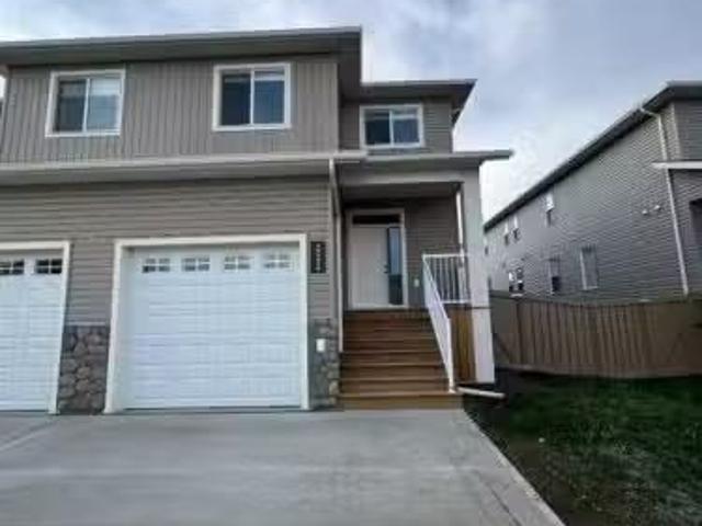 House for rent in Woking, Alberta