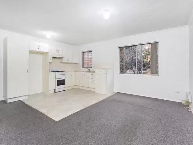 House for rent in Wollongong West, New South Wales