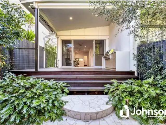 Condo for rent in Toombul, Queensland
