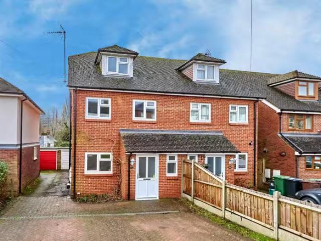 House for rent in Five Acres, Hertfordshire
