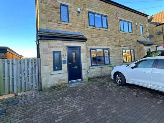 House for rent in Queensbury, West Yorkshire