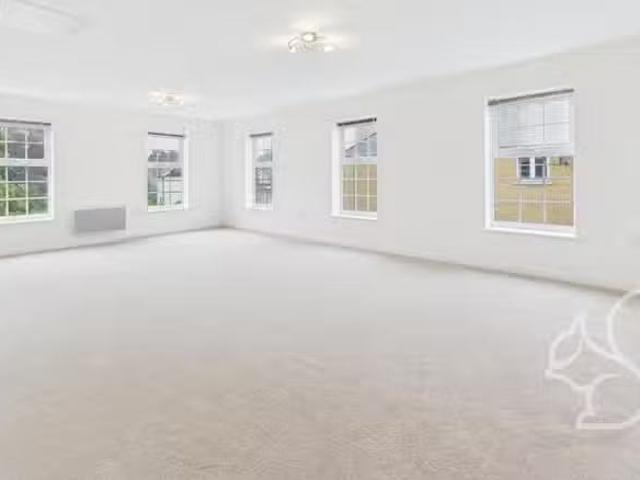 Apartment for rent in Chelmondiston, Suffolk