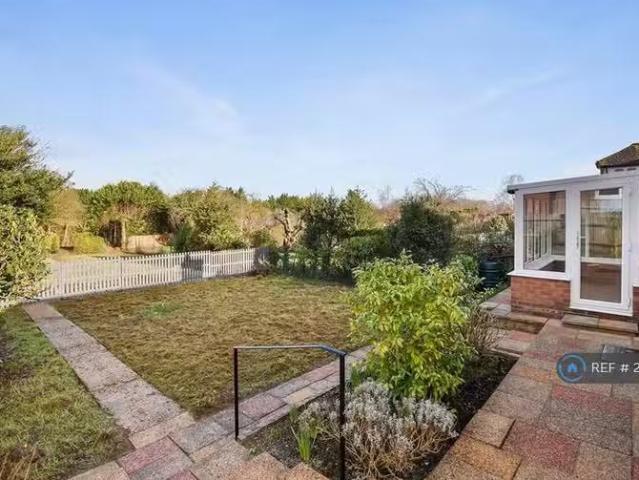 House for rent in Five Acres, Hertfordshire