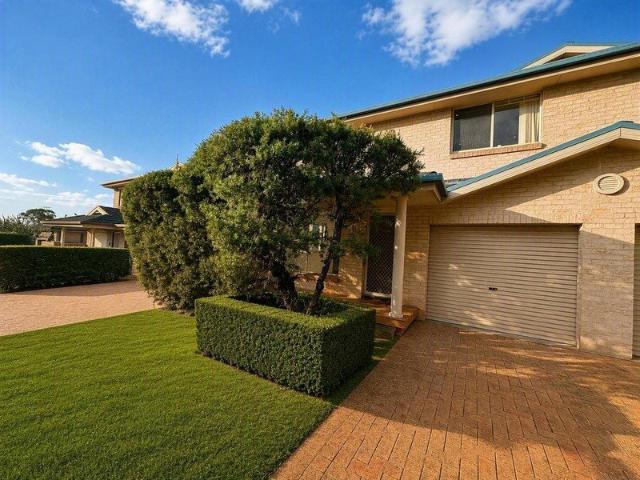 Duplex for rent in Sydney, New South Wales