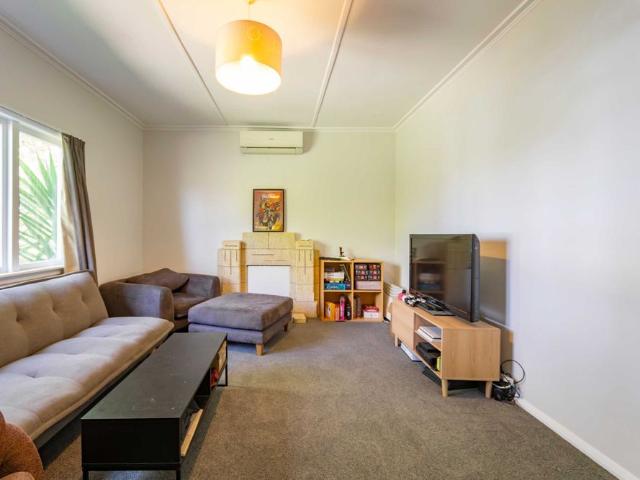 House for rent in Hamilton East, Hamilton City