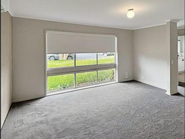 House for rent in Churchill, Victoria