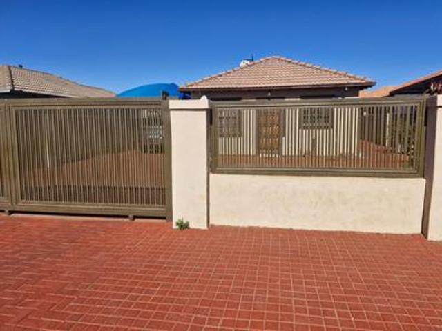 House for sale in Akasia, Gauteng