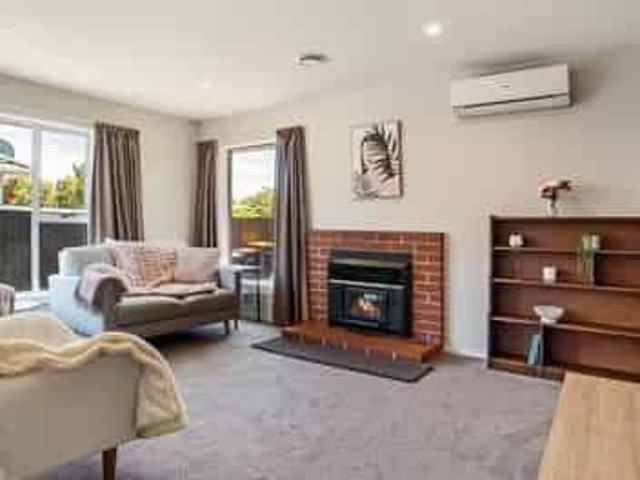 House for rent in Chaslands, Canterbury