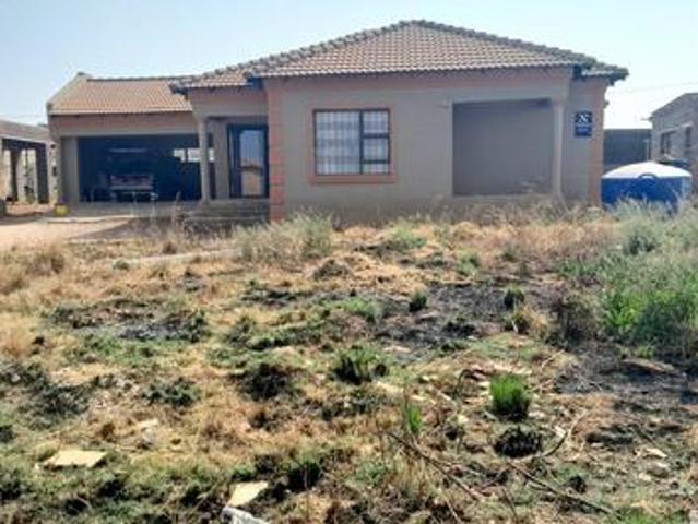 House for sale in Mohlakeng, Gauteng