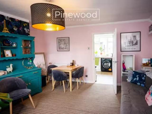 House for rent in London Borough of Ealing, Greater London