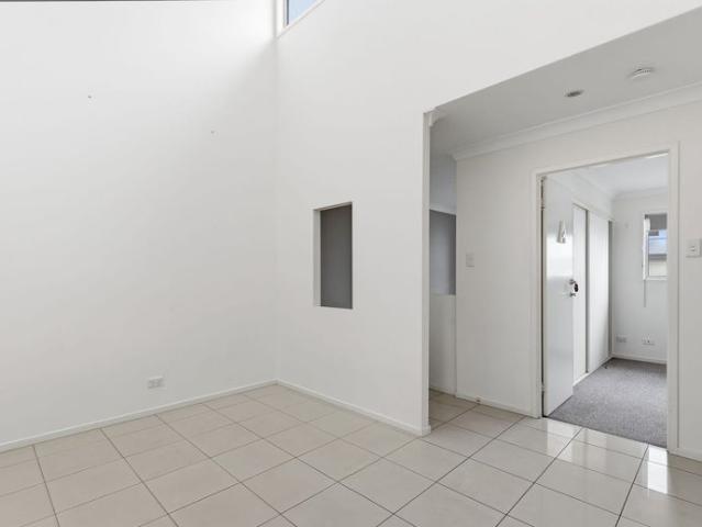 Townhouse for rent in Toombul, Queensland