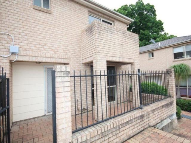 Townhouse for rent in Sydney, New South Wales