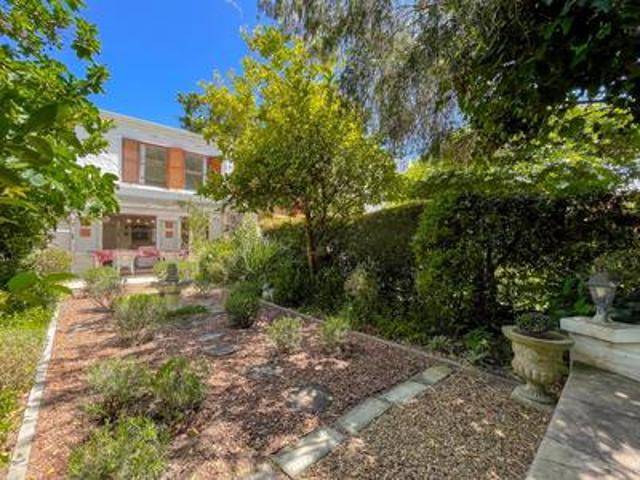 Townhouse for rent in Cape Town, Western Cape