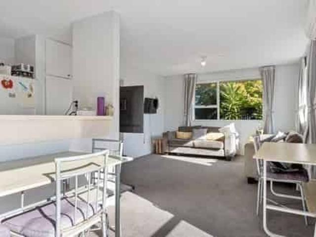 Townhouse for rent in Heathcote, Canterbury