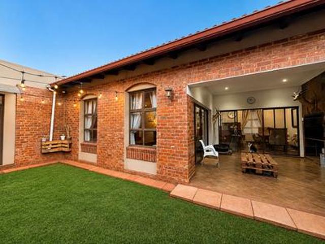 Townhouse for sale in Pretoria, City of Tshwane Metropolitan Municipality