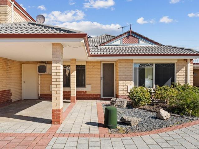 Villa for sale in Waikiki, Western Australia