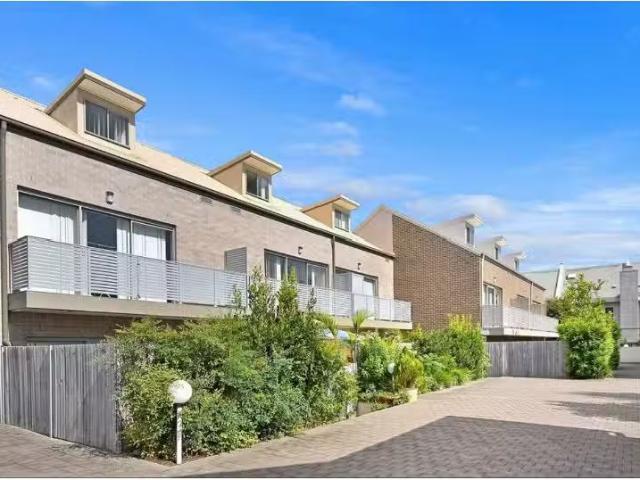 Condo for rent in Sydney, New South Wales