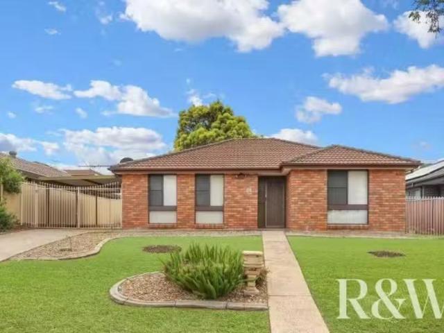 House for rent in St Clair, Sydney