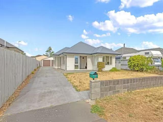 House for rent in Chaslands, Canterbury