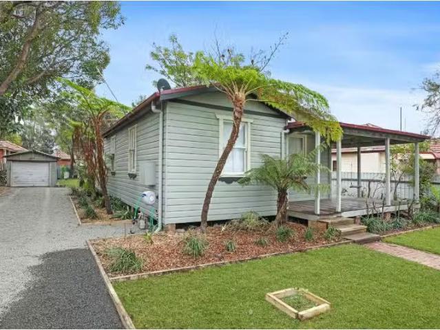 House for rent in Wollongong West, New South Wales