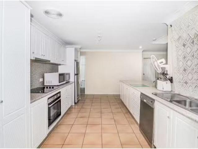 House for rent in St Clair, Sydney