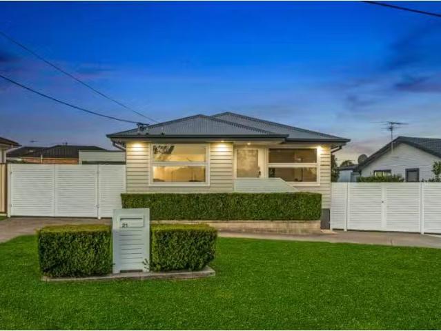 House for rent in Lurnea, Sydney