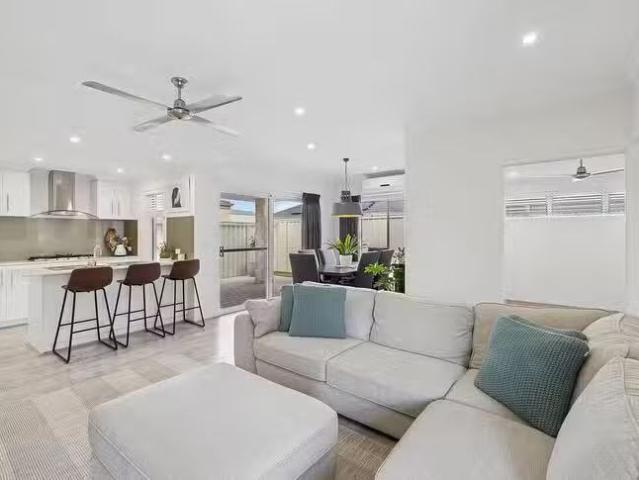 House for rent in Canning Vale, Western Australia