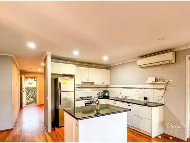 Condo for rent in Sydney, New South Wales