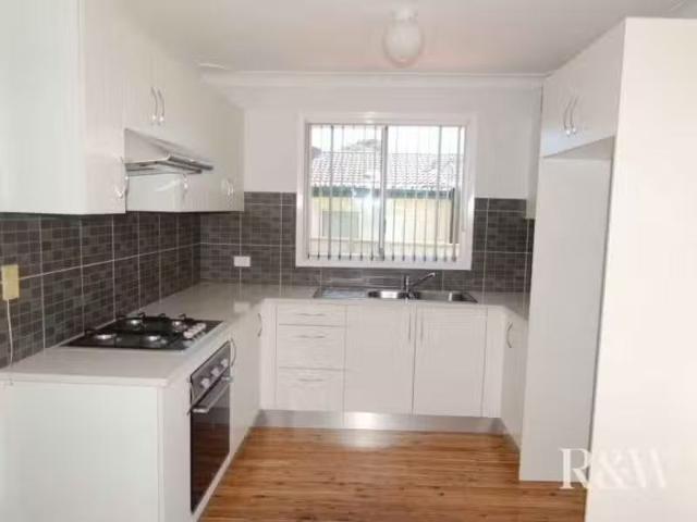 House for rent in St Clair, Sydney