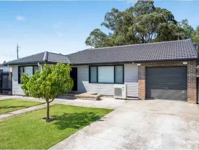 House for rent in Smithfield, Sydney