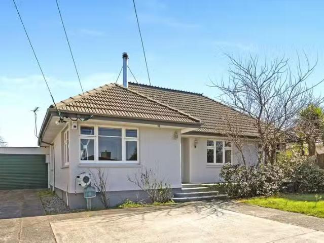 House for rent in Chaslands, Canterbury