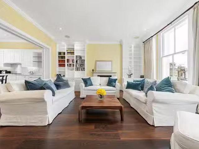 Apartment for rent in Brompton, Greater London