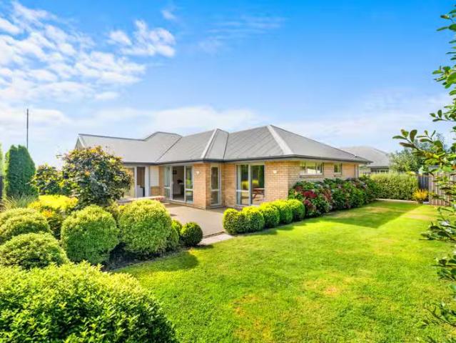 House for rent in Chaslands, Canterbury