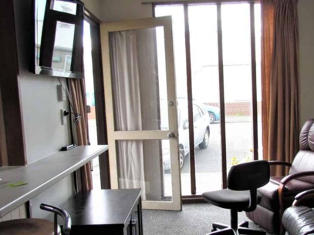 Property for rent in Otakou