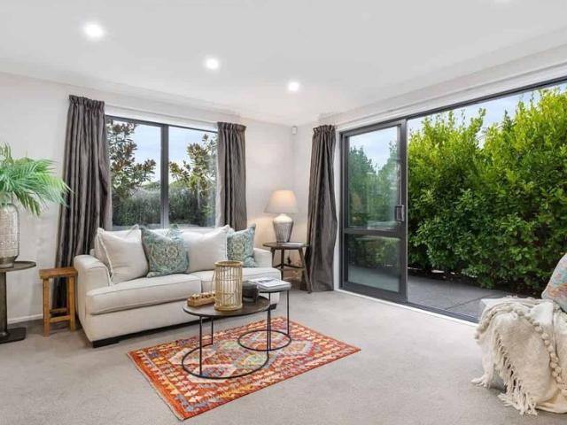 Townhouse for rent in Heathcote, Canterbury