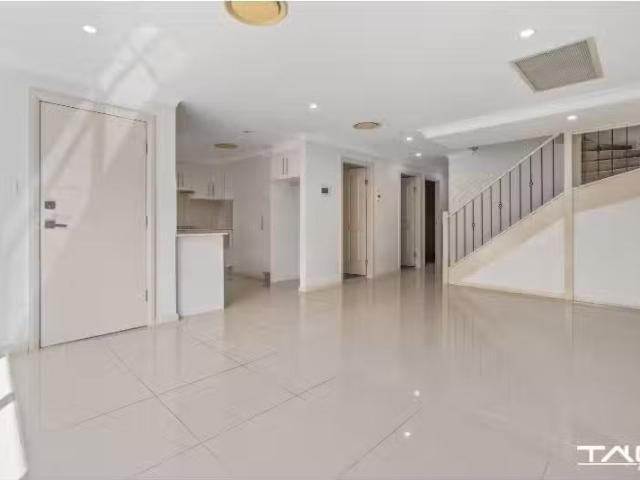 Condo for rent in Sydney, New South Wales