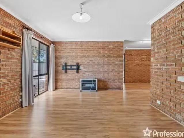 House for rent in Gooseberry Hill, Western Australia